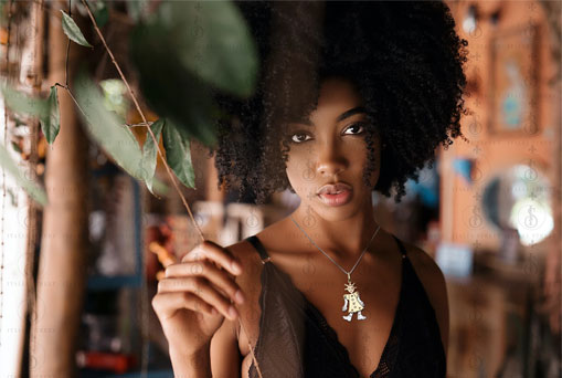 Model_with_pendant